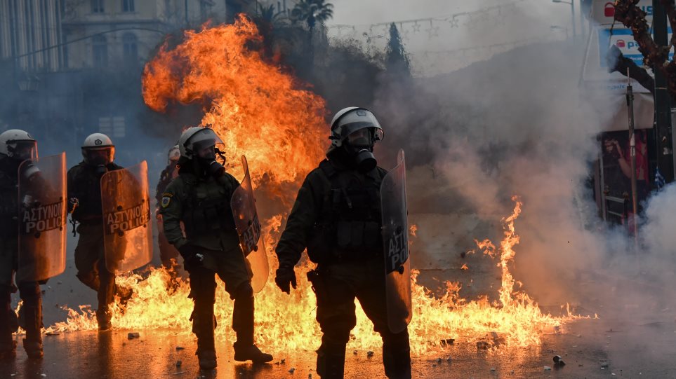 Η Χρυσή Αυγή απαντά στο Μαξίμου: «Παρακρατικοί κουκουλοφόροι του ΣΥΡΙΖΑ προκάλεσαν τα επεισόδια»