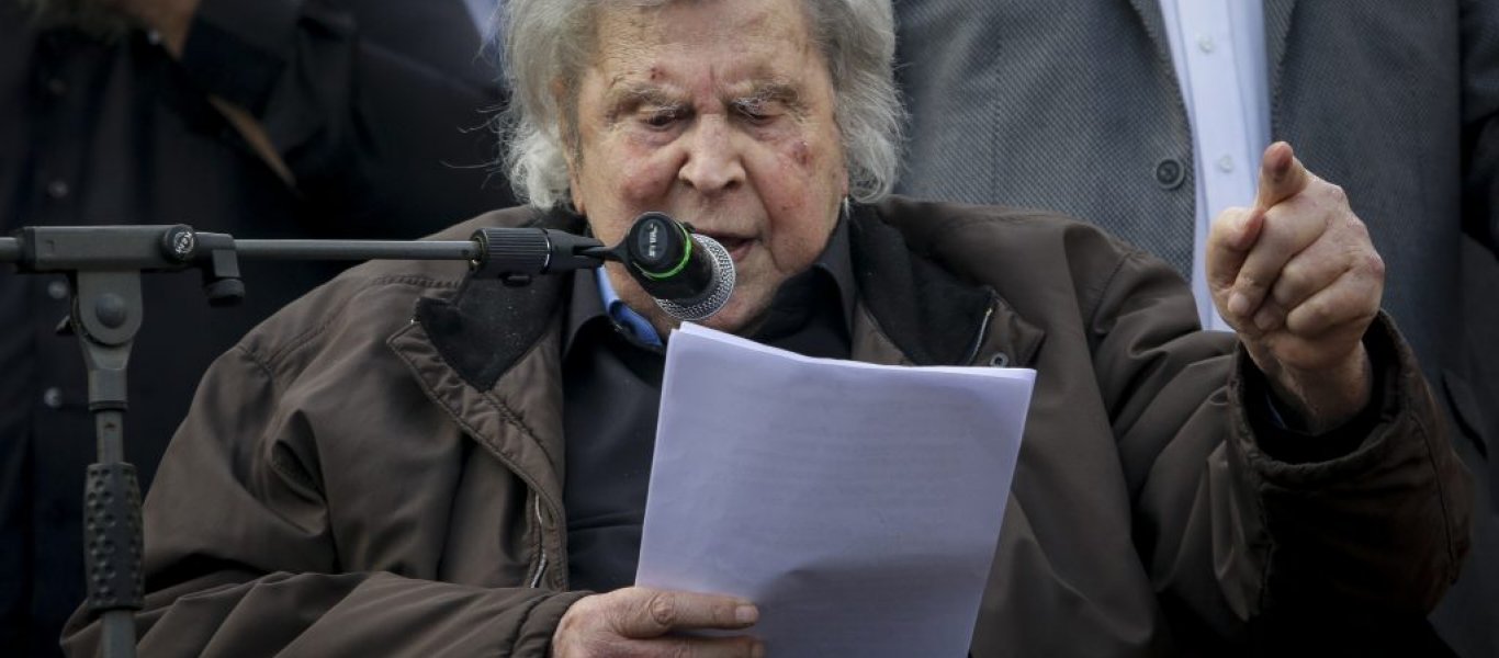 Μ. Θεοδωράκης: Το μήνυμά του στο συλλαλητήριο στο Σύνταγμα – «Να διεξαχθεί δημοψήφισμα»