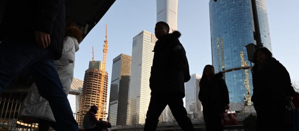 Κίνα: Στο χαμηλότερο επίπεδο των τελευταίων δεκαετιών ο ρυθμός ανάπτυξης της οικονομίας