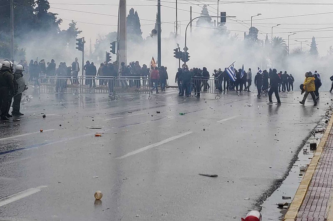 Ν.Βούτσης για τα χημικά που έπεσαν σε μάνες & παιδιά: «Καλά τους έκαναν πήγαν να εισβάλουν στην Βουλή»!