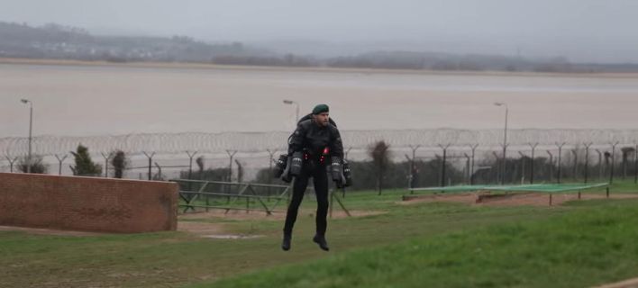 Βρετανός πρώην πεζοναύτης «πετά» με στολή Iron Man (βίντεο)