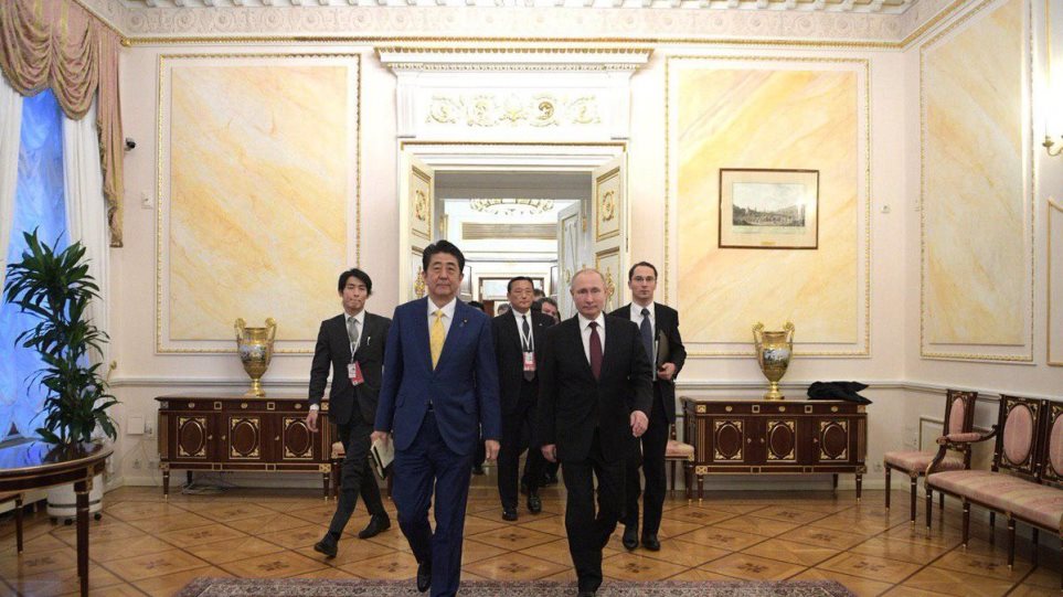 Πούτιν: Ναι στην ειρηνευτική συμφωνία με την Ιαπωνία για τις νήσους Κουρίλλες