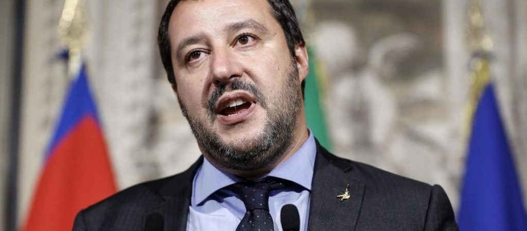 «Πυρά» Σαλβίνι κατά Γαλλίας για το μεταναστευτικό