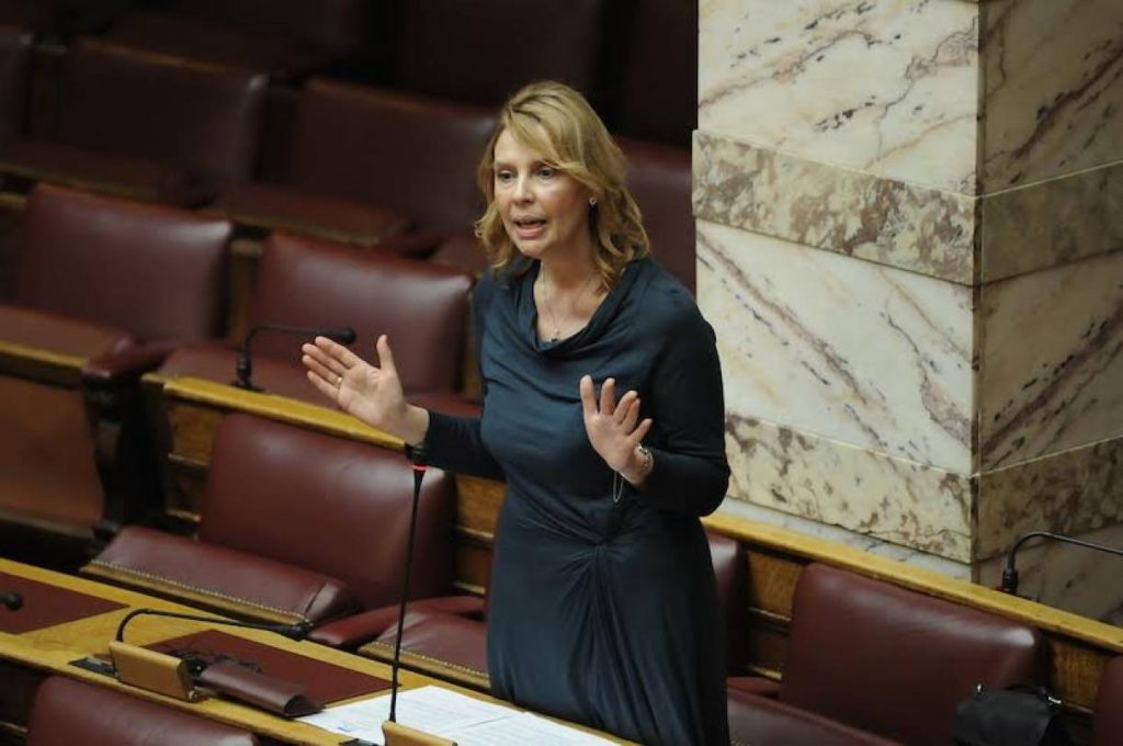 «Ναι» στην Συμφωνία των Πρεσπών από την Κατερίνα Παπακώστα: Ολοκληρώνεται το σχέδιο εκχώρησης της Μακεδονίας