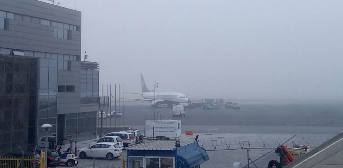Θεσσαλονίκη: «Πέπλο» ομίχλης δημιουργεί προβλήματα στο αεροδρόμιο «Μακεδονία»