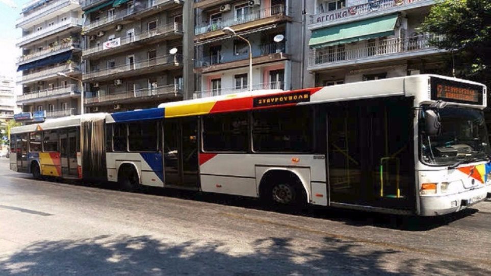 Θεσσαλονίκη: Βρήκαν τη «λύση» σε λεωφορείο του ΟΑΣΘ – Η εικόνα που κάνει το «γύρο» του διαδικτύου!