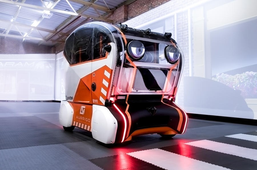 Η Jaguar Land Rover «φωτίζει» το δρόμο για τα οχήματα του μέλλοντος