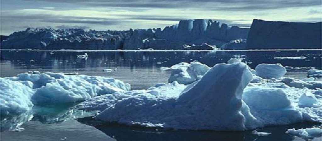 Έρευνα: Τέσσερις φορές πιο γρήγορα από το 2003 λιώνουν οι πάγοι στη Γροιλανδία