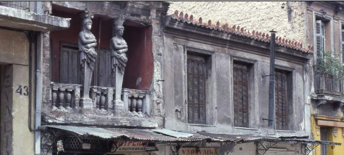 Το σπίτι με τις Καρυάτιδες στου Ψυρρή και οι αστικοί μύθοι που το συνοδεύουν… (φωτό)