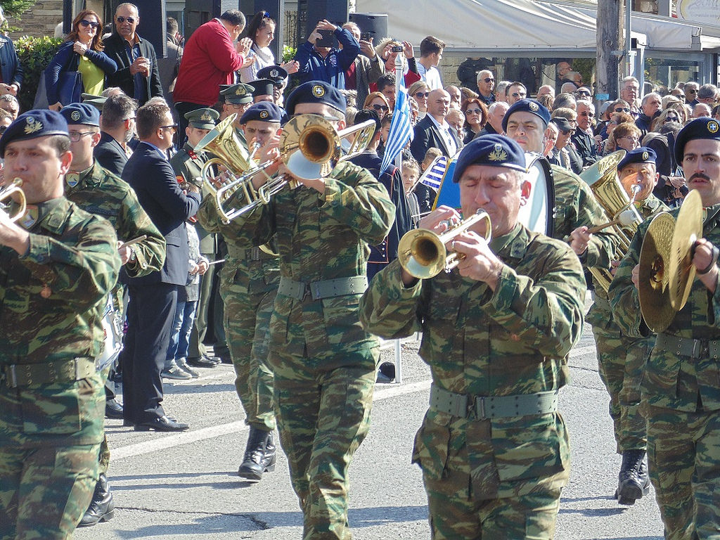 Οι απόστρατοι καταγγέλλουν: «Σταμάτησαν να παίζουν το “Μακεδονία ξακουστή” λόγω της Συμφωνίας των Πρεσπών»!