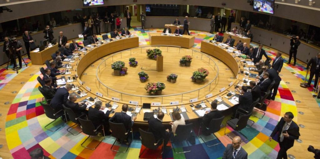 Εξηγήσεις θα κληθεί να δώσει η κυβέρνηση στο Euroworking Group για τον κατώτατο μισθό