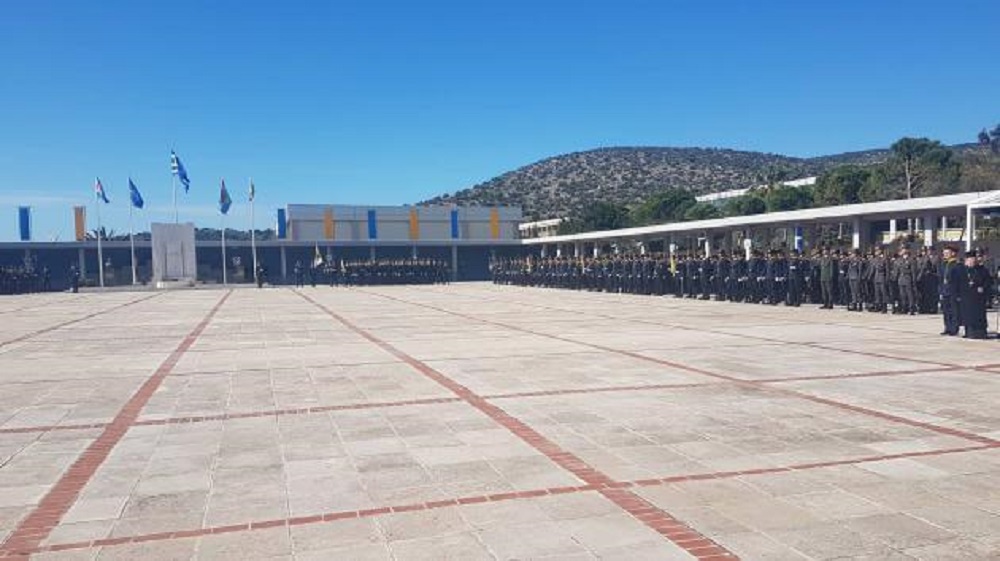 Η ανατριχιαστική στιγμή της ανάκρουσης του Εθνικού Ύμνου στη Σχολή Ευελπίδων (βίντεο)