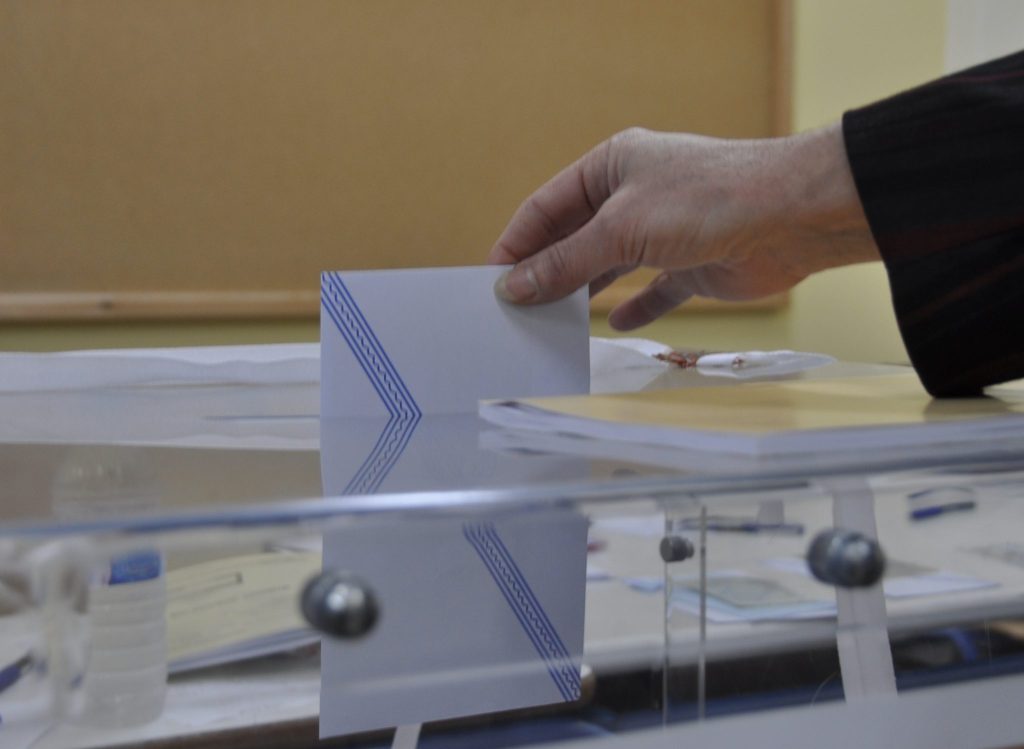 Νέα «κόλπα» ετοιμάζει η κυβέρνηση για την ψήφο του απόδημου ελληνισμού