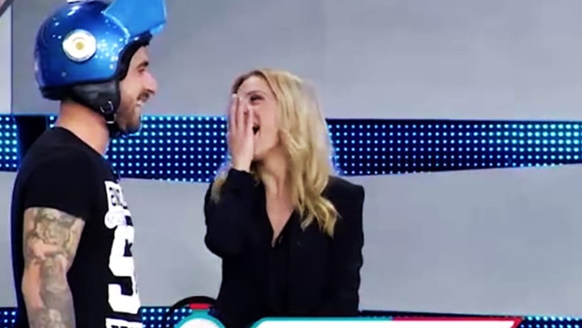 Νέο και… ασύλληπτο: Η πιο χυδαία περιγραφή στην ιστορία του «Ρουκ Ζουκ» έκανε τη Μακρυπούλια να κλάψει (βίντεο)