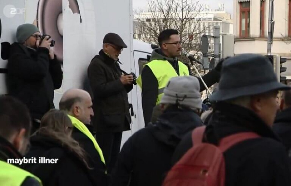 Ο Έλληνας πρωταγωνιστής των διαδηλώσεων των «κίτρινων γιλέκων» στη Γερμανία
