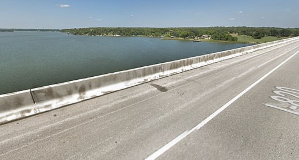 Φρίκη: Έδεσε κομμάτι τσιμέντο στο λαιμό της συζύγου του και την πέταξε σε λίμνη γιατί… του ζήτησε διαζύγιο (φωτο)