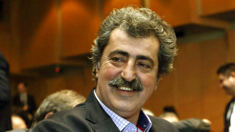 Ο Π.Πολάκης το «έκαψε» στον Κραουνάκη – Το ζεϊμπέκικο με πους απς του υπουργού (βίντεο)