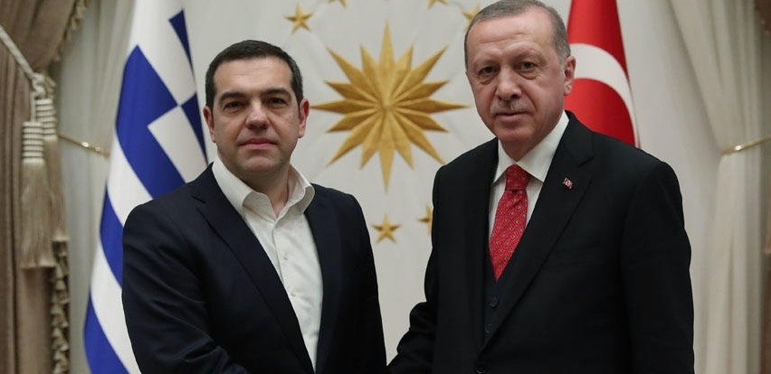 Φωτογραφία με «νόημα»: Η χειραψία του Α.Τσίπρα με τον Ρ.Τ.Ερντογάν υπο το «βλέμμα» του… Κεμάλ