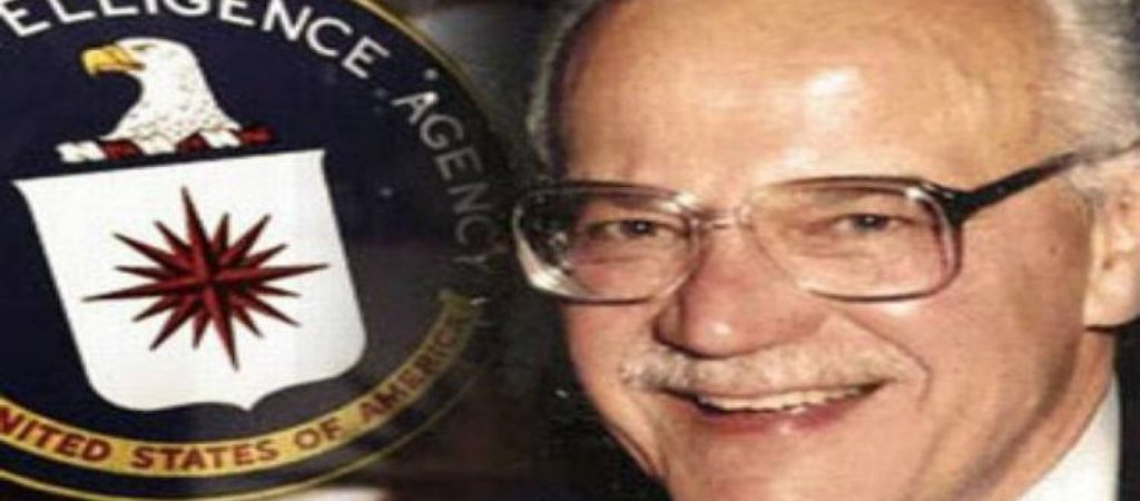 Gust Avrakotos: Ο Ελληνοαμερικανός «Τζέιμς Μποντ των φτωχών»