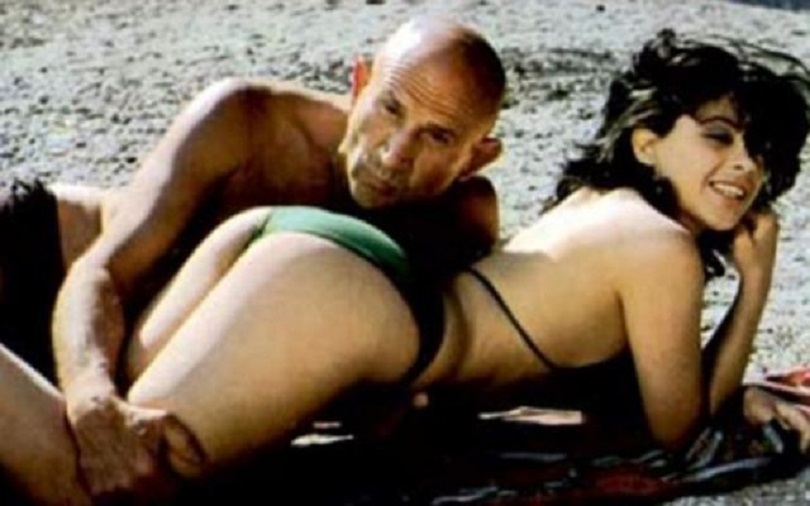 Έγραψαν ιστορία: Οι 10 κορυφαίες ατάκες που ακούστηκαν στις ελληνικές cult αισθησιακές ταινίες!