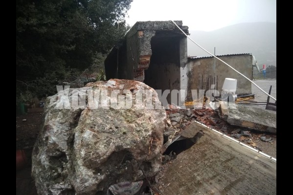 Κρήτη: Βράχος 25 τόνων προσγειώθηκε σε σπίτι και το διέλυσε- Απίστευτες εικόνες