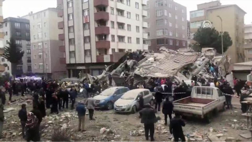 Κωνσταντινούπολη: Κατέρρευσε οκταώροφο κτίριο – Βίντεο ντοκουμέντο (φωτό)