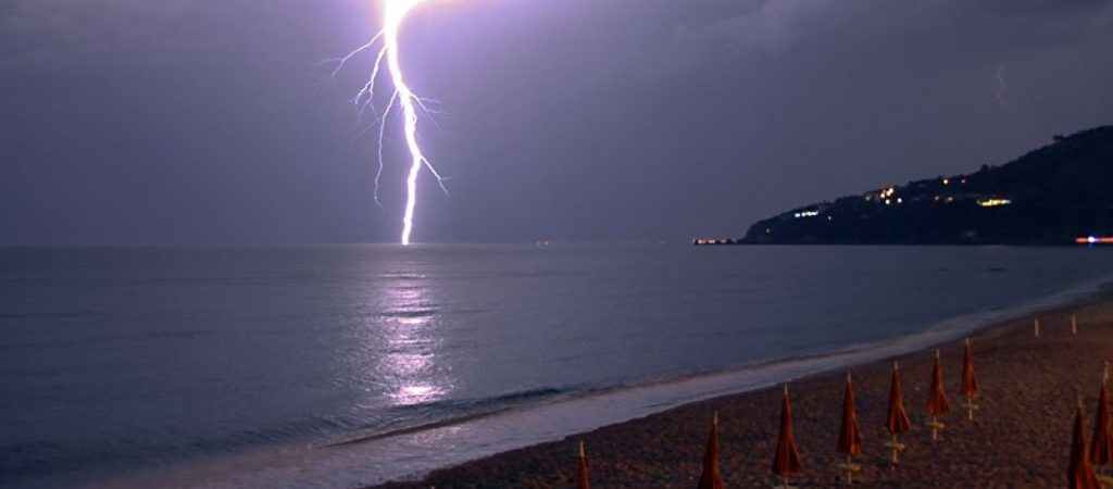 Καιρός: Βροχές και καταιγίδες σε Πελοπόννησο, Κυκλάδες και Κρήτη