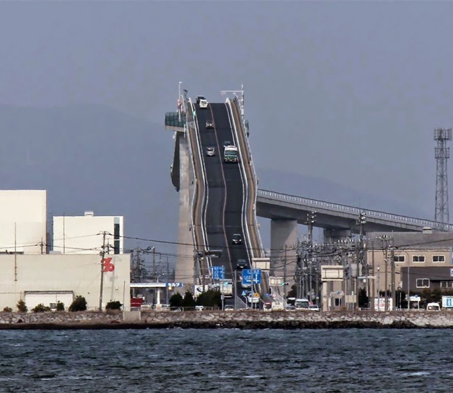 Ιαπωνία: Γέφυρα που κόβει την ανάσα! (φωτο-βίντεο)