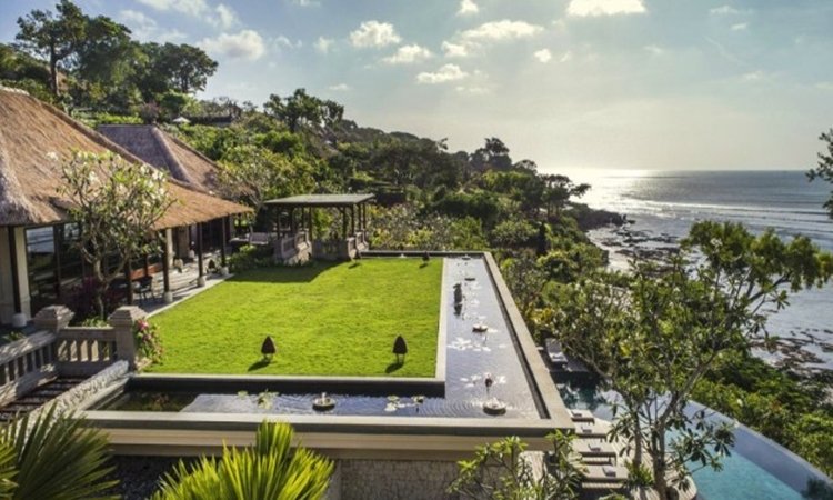 Κάπως έτσι είναι να μένεις στο No.1 ξενοδοχείο στον κόσμο – Μόνο με 15.000$ τη βραδιά! (βίντεο)