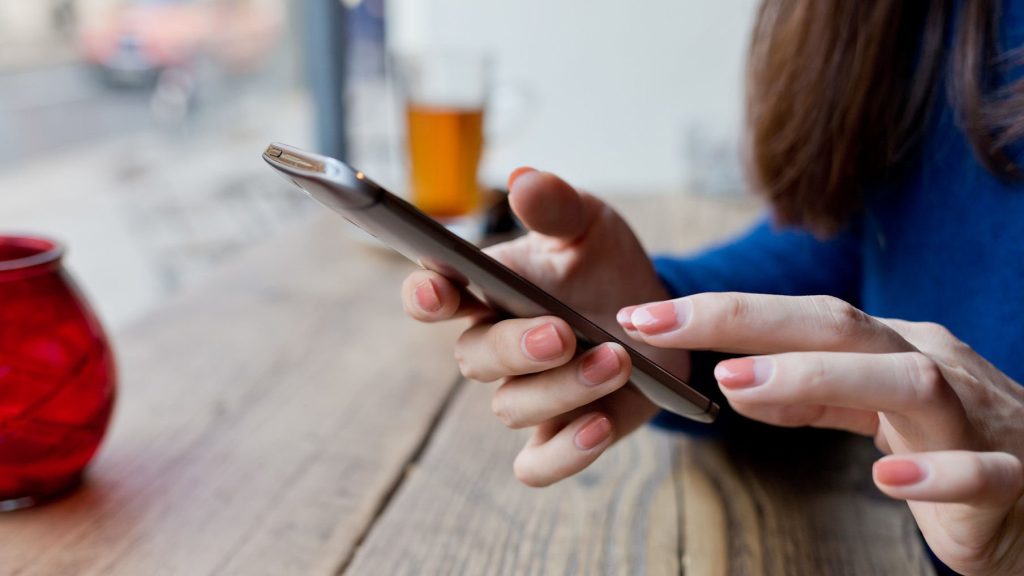 Κύπρος: Υποψήφια βουλευτής έστελνε απειλητικά μηνύματα στη σύζυγο του εραστή της – «Πήρες το δρόμο για το νεκροτομείο»