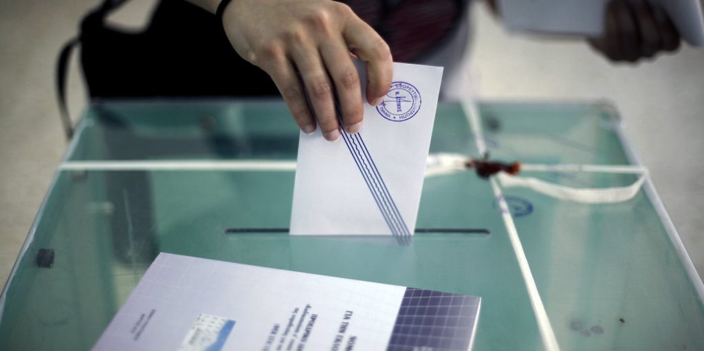Σενάριο προσφυγής στις κάλπες πριν τις 26 Μαΐου: Δημοσκοπήσεις και αυτοδιοικητικές εκλογές το καθιστούν εφικτό