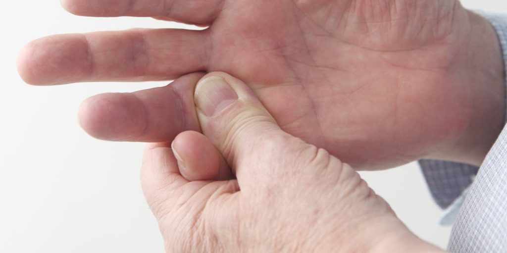 Τα σημάδια στα χέρια σας που «δείχνουν» δέκα σοβαρές παθήσεις