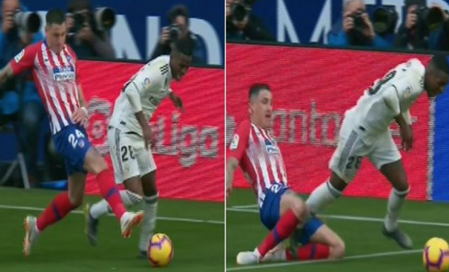 VAR για… «κλάματα»: Αδιανόητο πέναλτι υπέρ της Ρεάλ! (φωτό-βίντεο)