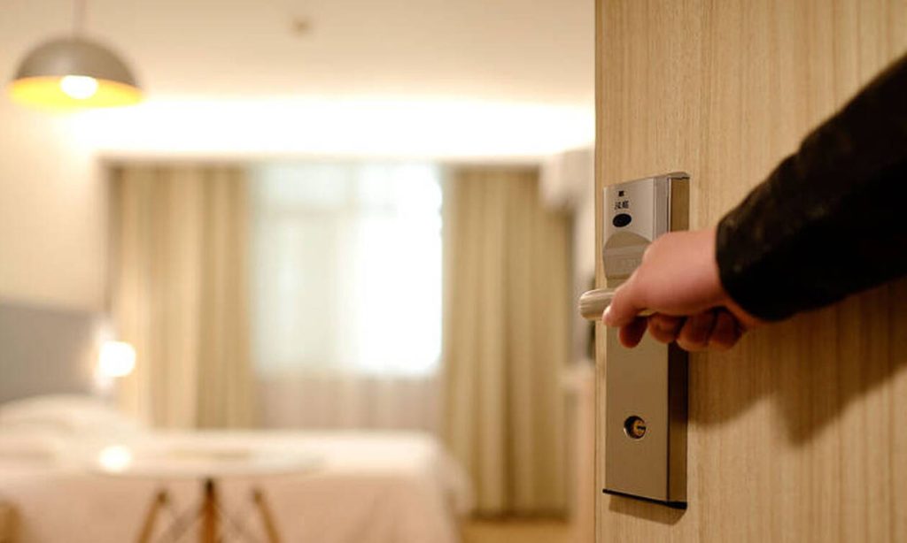 Γιατί πρέπει πάντα να κοιμάστε με κλειστή την πόρτα του δωματίου