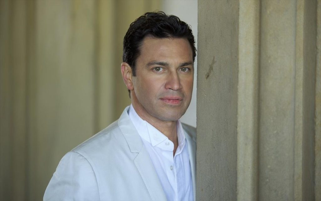 Μ. Φραγκούλης: Με ποια δημοφιλή τραγουδίστρια είναι ξαδέρφια;