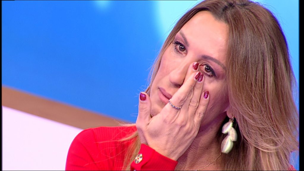 «Λύγισε» η Πηγή Δεβετζή στο «Πάμε Πακέτο»- Δεν μπορούσε να συγκρατήσει τα δάκρυά της (βίντεο)