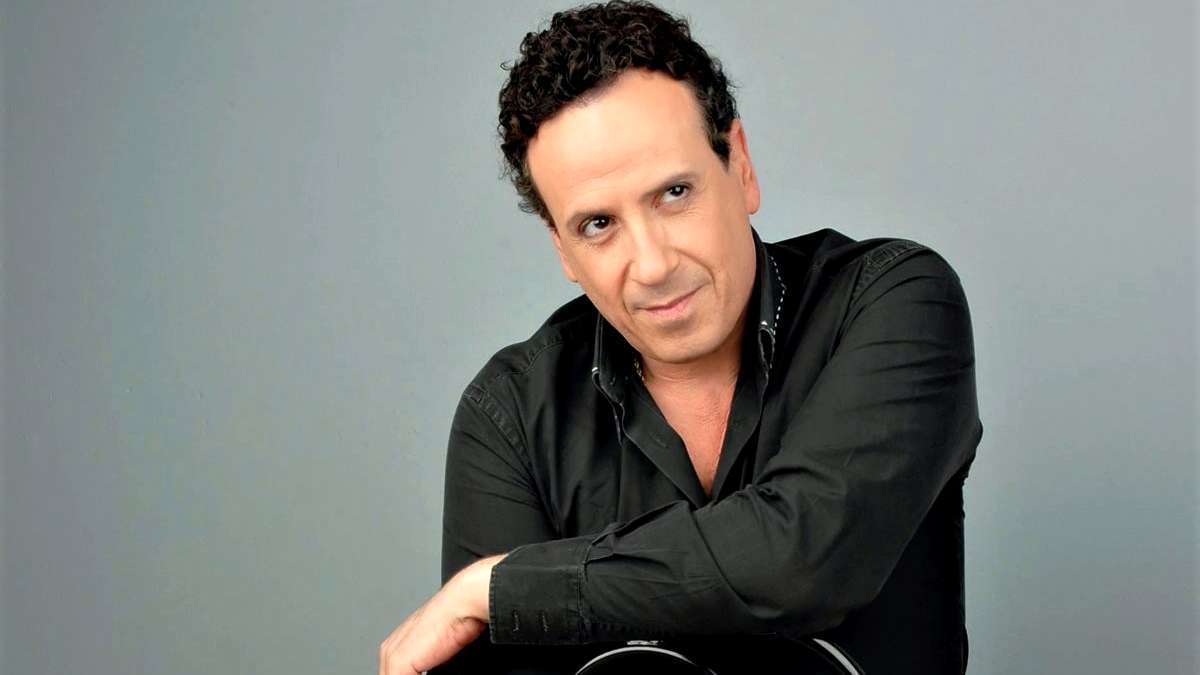 Χάρης Ρώμας: «Το AIDS και οι ερωτικές μου προτιμήσεις- Νιώθω 100% άνδρας»