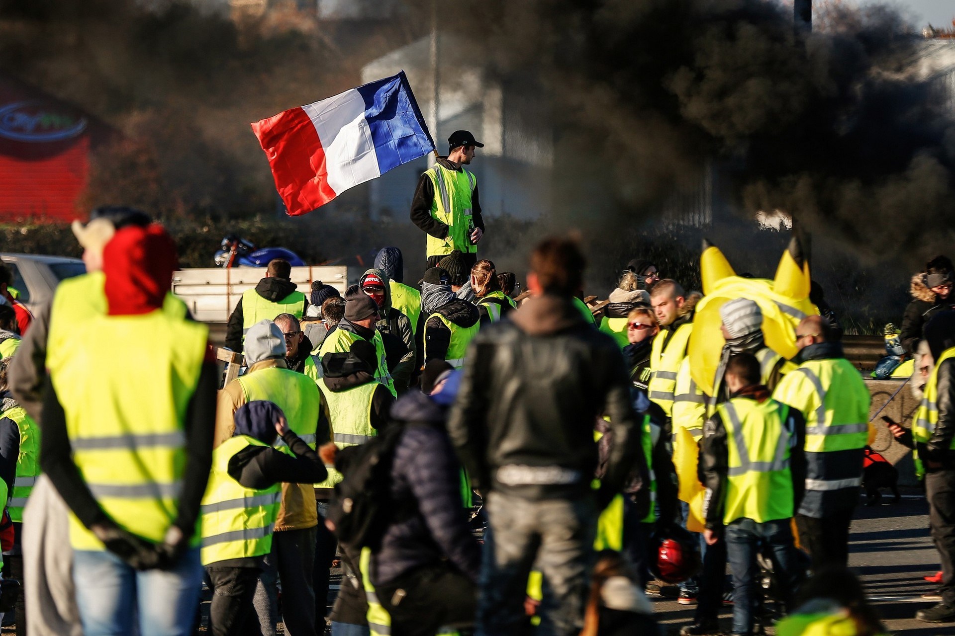Γαλλία: Αντιδράσεις Δημάρχων μεγάλων πόλεων για τα «κίτρινα γιλέκα»