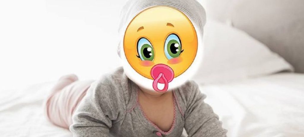 ΕΛΑΣ σε γονείς για φωτογραφίες στα social media: «Προστάτεψε το παιδάκι σου»