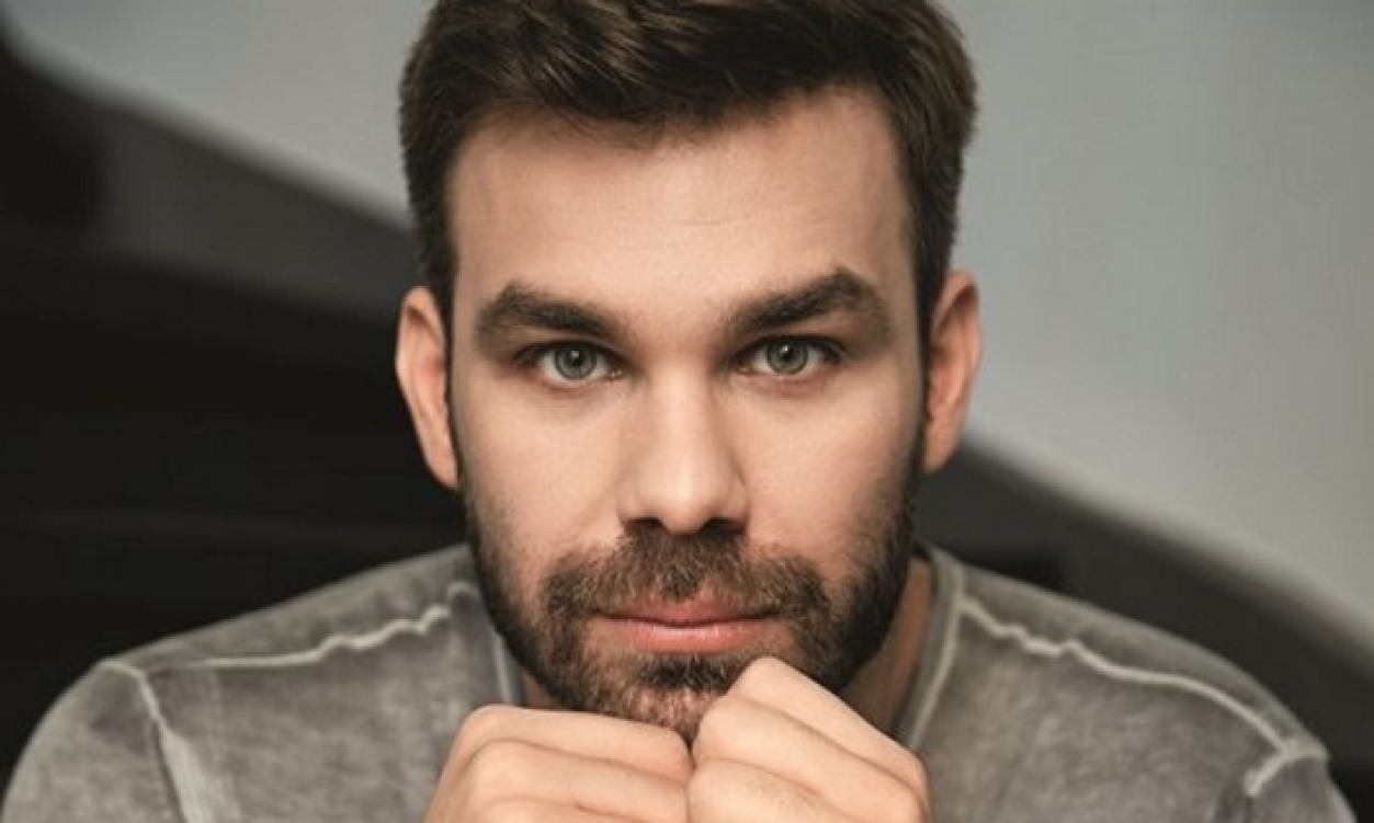 Γ. Σαμπάνης: Η δύσκολη οικογενειακή στιγμή και η αφιέρωσή του πάνω στη σκηνή (βίντεο)