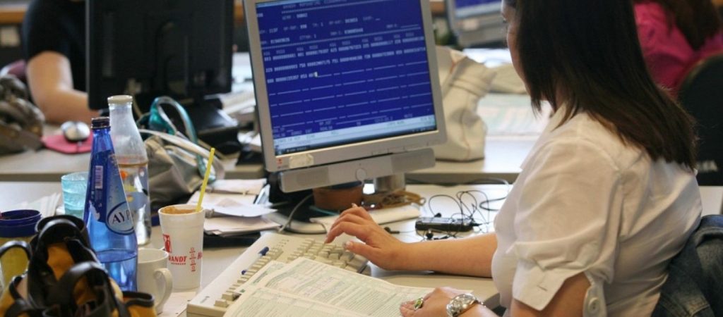 Σαρωτικούς ελέγχους ετοιμάζει η Εφορία- Στο στόχαστρο airbnb, εστιατόρια, βενζινάδικα και celebrities των social media