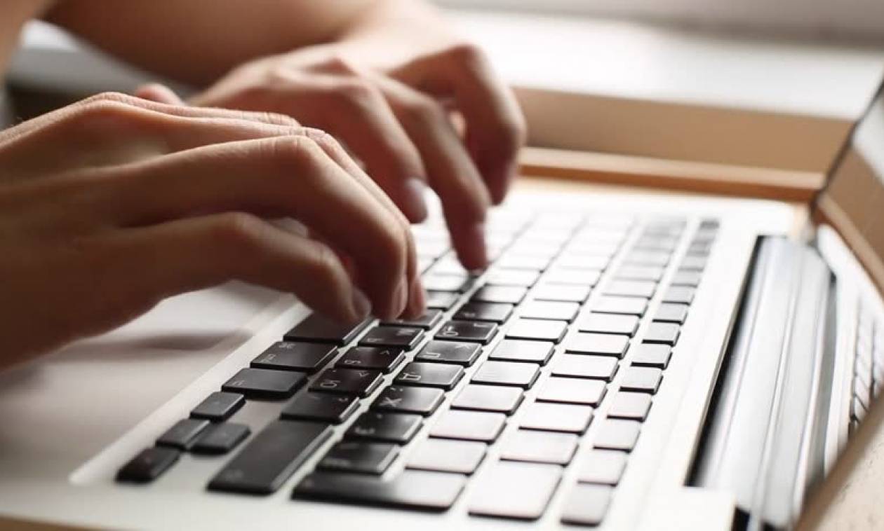 Γαλλία: Ομάδα δημοσιογράφων και διαφημιστών παρενοχλούσε διαδικτυακά πολίτες