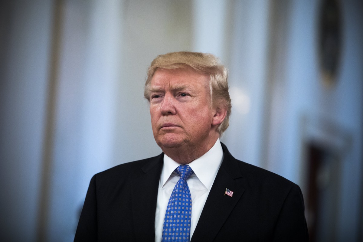 Ο Ντ.Τραμπ καλεί την ομοσπονδιακή κυβέρνηση να θέσει ως προτεραιότητα την ανάπτυξη της τεχνητής νοημοσύνης