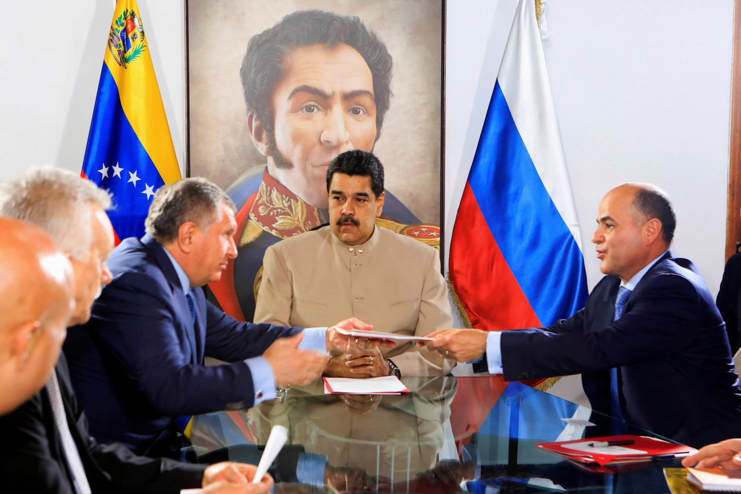 Αυστηρή προειδοποίηση Λαβρόφ σε ΗΠΑ: «Μην επιχειρήσετε να αναμιχθείτε στα εσωτερικά της Βενεζουέλας»