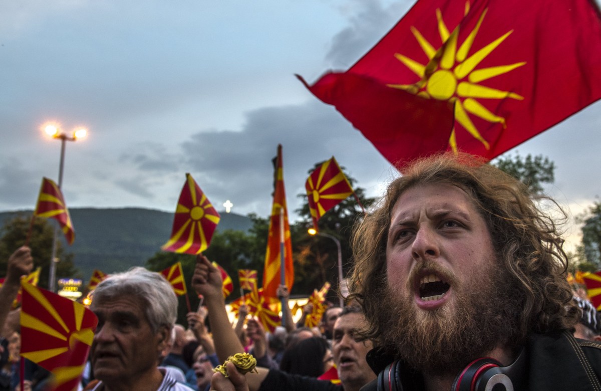 Economist για Σκόπια: «Οι νέες ονομασίες των κρατών αργούν να επικρατήσουν»