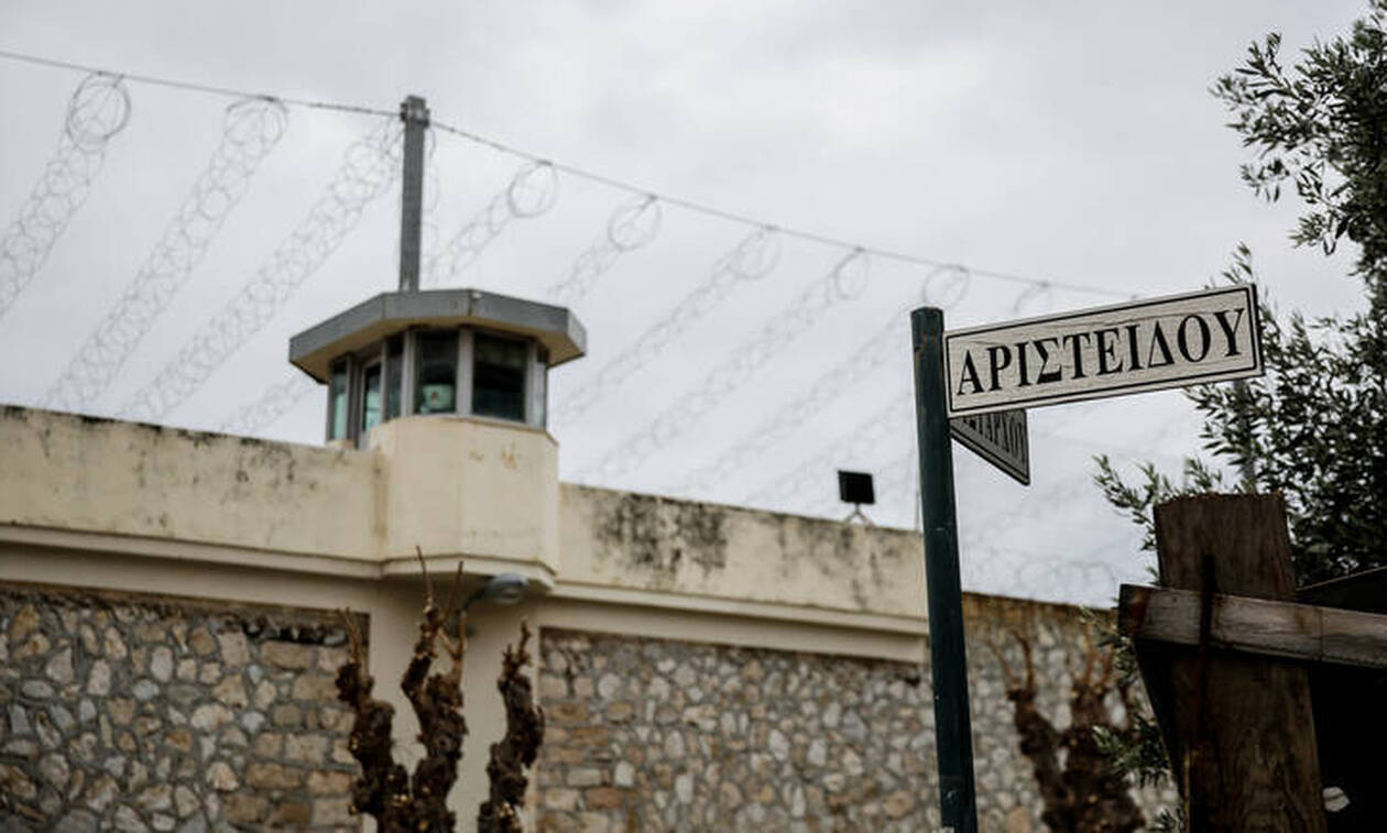 Μαχαιρώματα στις φυλακές Κορυδαλλού: Αλβανοί εναντίον βορειοαφρικανών – Ένας σοβαρά τραυματίας