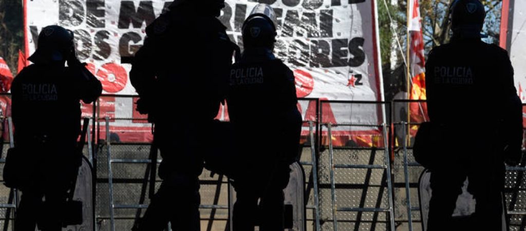 Μπουένος Άιρες: Δεκάδες χιλιάδες διαδηλωτές στους δρόμους κατά της λιτότητας