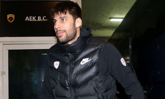 «Πικάρισμα» οπαδών του Παναθηναϊκού σε Πρίντεζη: «Πληρωθήκατε;»