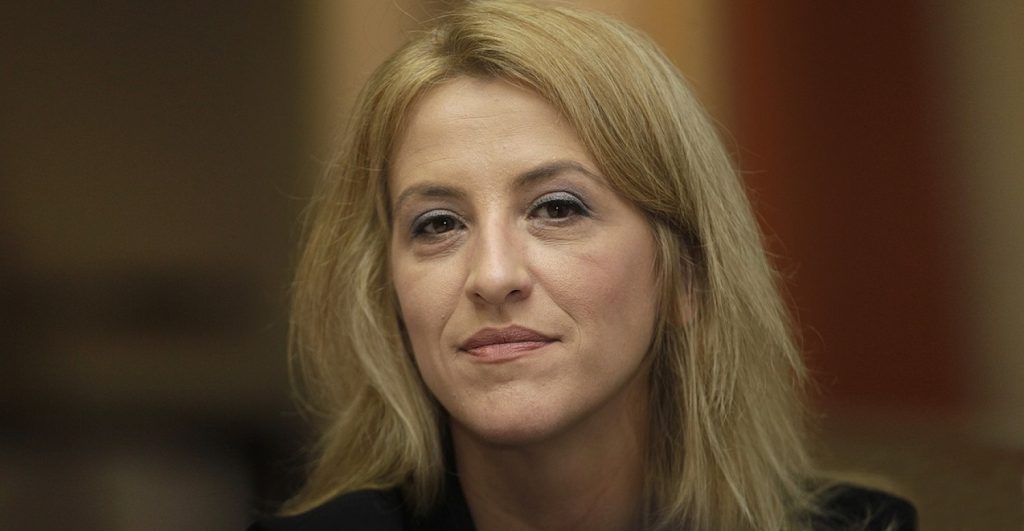 Ρένα Δούρου: Η ανάρτησή της για την ημέρα του Αγίου Βαλεντίνου και το φιλί του Τσίπρα στην Περιστέρα (βίντεο)