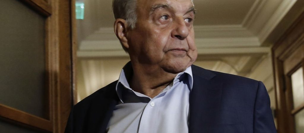 Συνάντηση Α. Φλαμπουράρη – τραπεζιτών σήμερα στις 19:00 με φόντο τα «κόκκινα δάνεια»